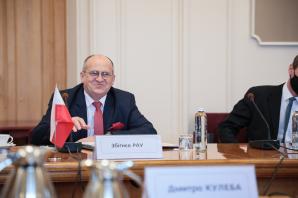 Minister spraw zagranicznych RP, profesor Zbigniew Rau, złożył dziś roboczą wizytę w Kijowie