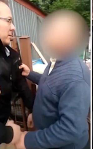 [VIDEO] Agresywni dziadkowie więzią w patologicznych warunkach w Grodzisku Mazoweckim 4-letnią Nadię i 6-letniego Huberta! Sądy milczą!