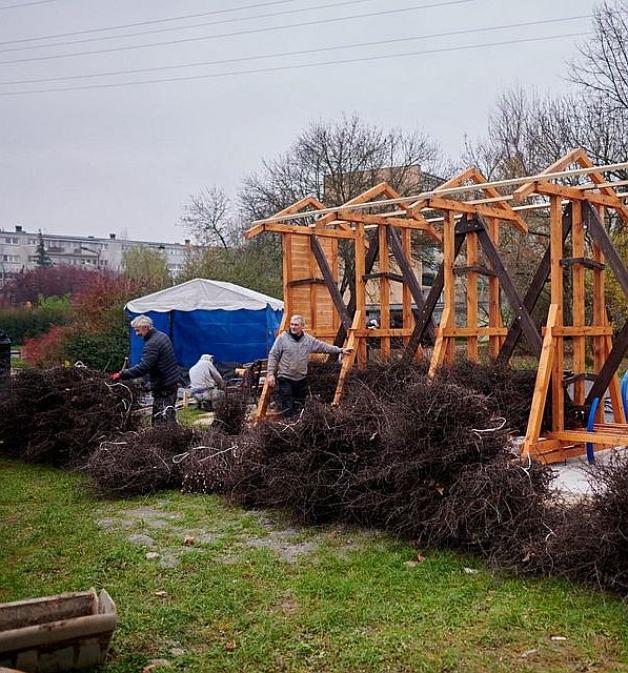 Siłownia, plac zabaw, strefa workoutu, nowe alejki i ławki, tężnia solankowa. Oto, jak zmienił się Park Podolski na łódzkim Widzewie