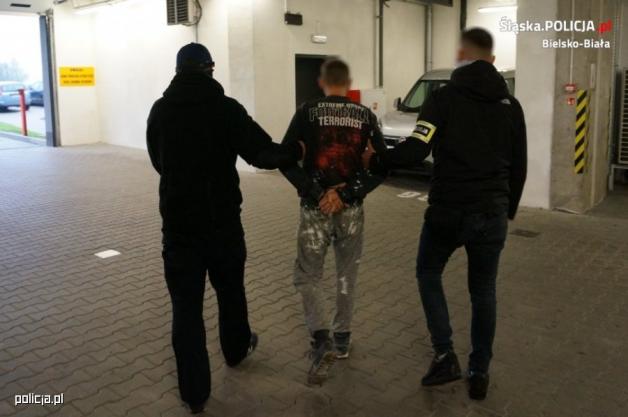 [VIDEO] Aresztowany za napad z bronią w ręku
